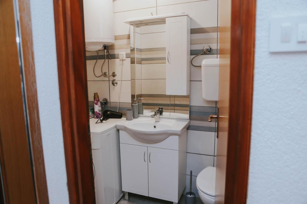 I&T Apartman Gospic Luaran gambar