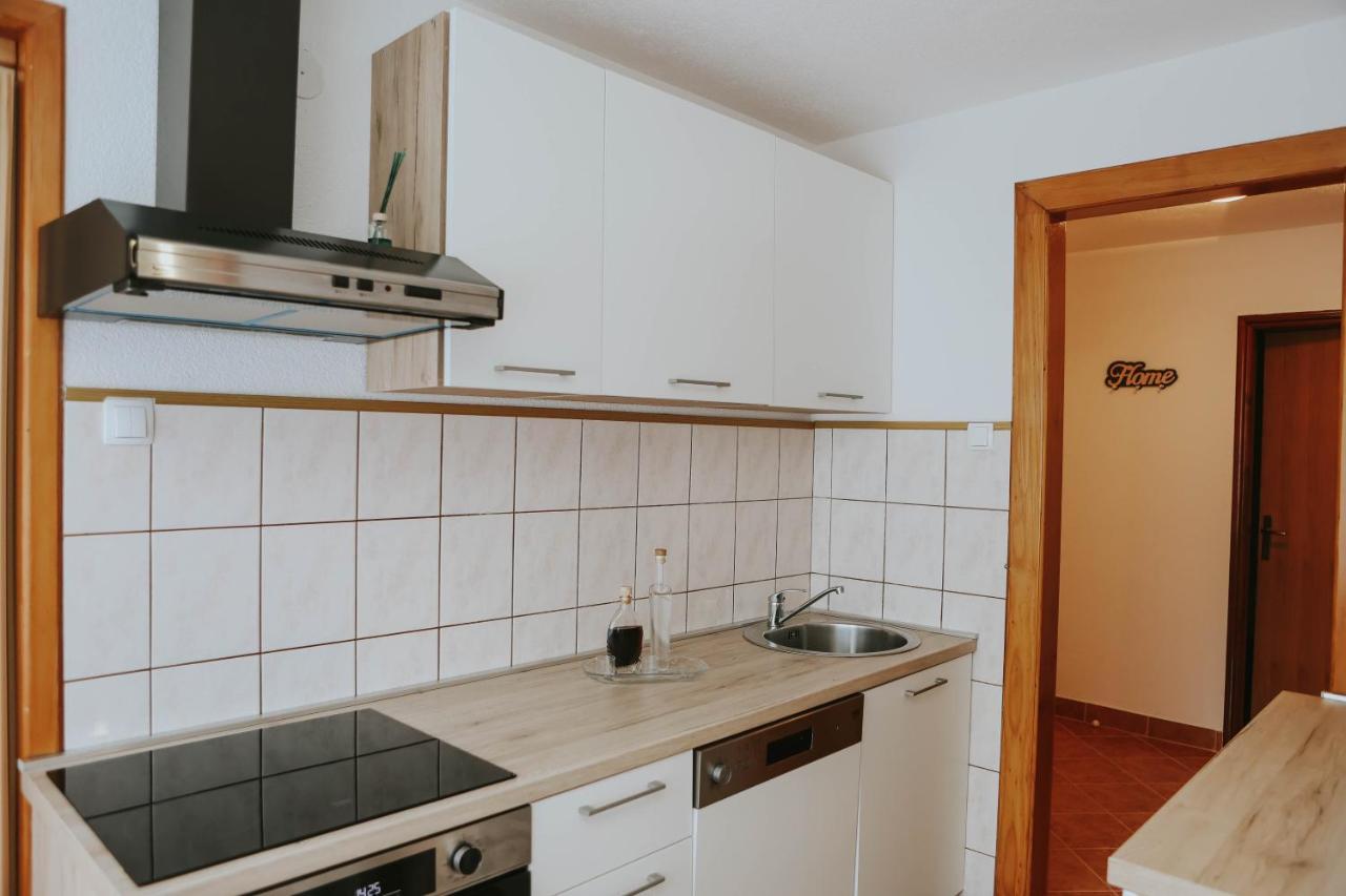 I&T Apartman Gospic Luaran gambar