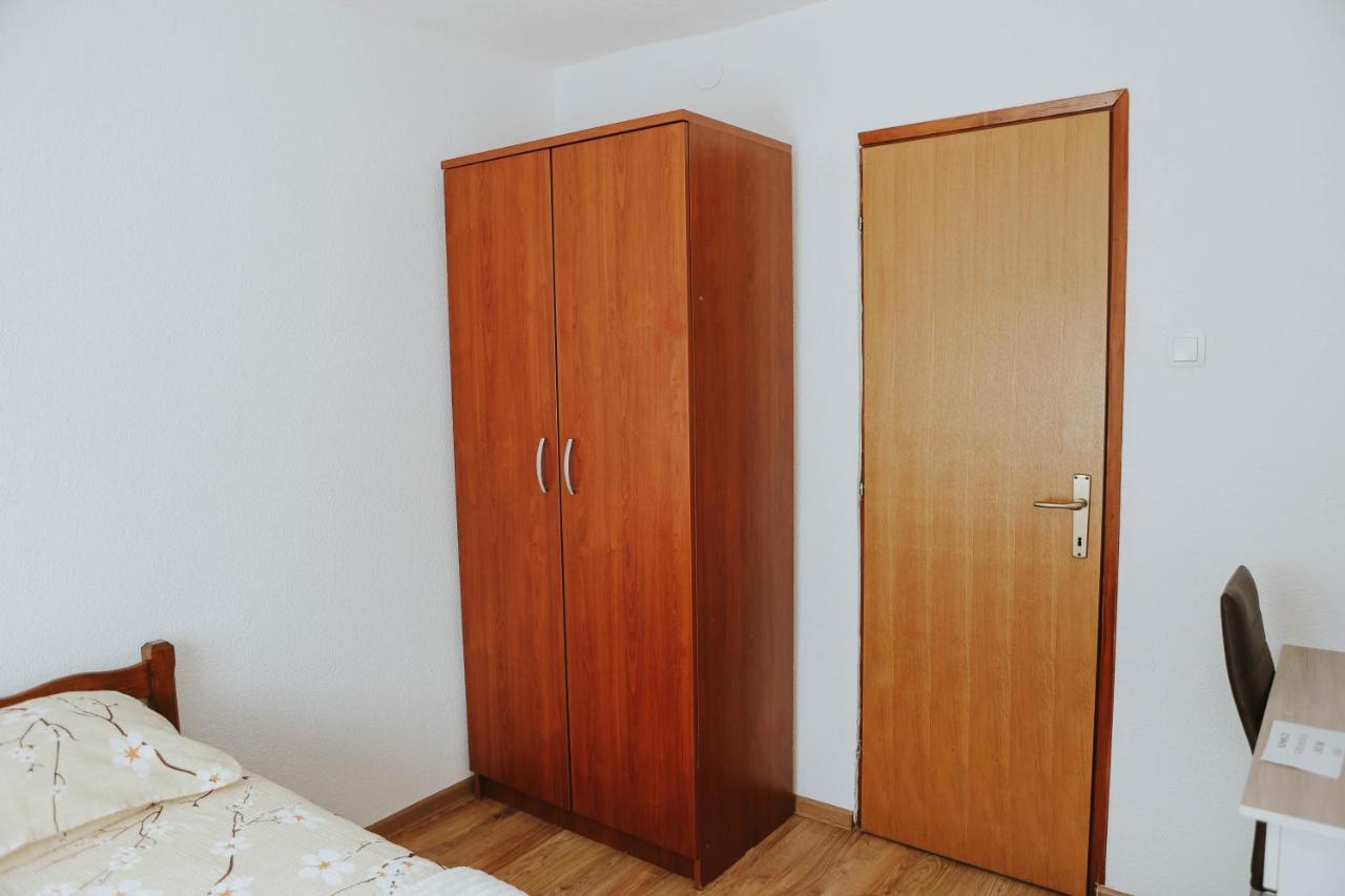 I&T Apartman Gospic Luaran gambar