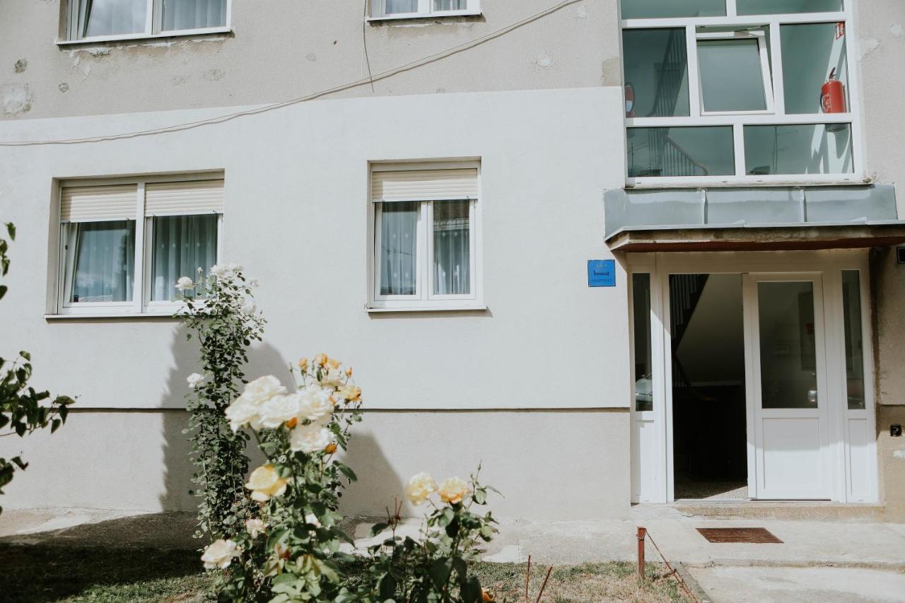 I&T Apartman Gospic Luaran gambar