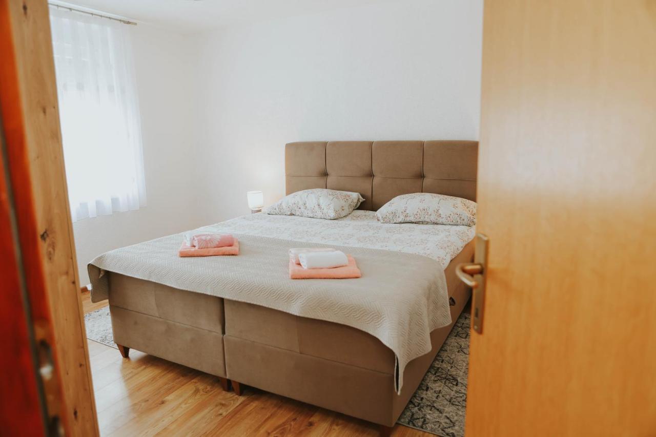 I&T Apartman Gospic Luaran gambar