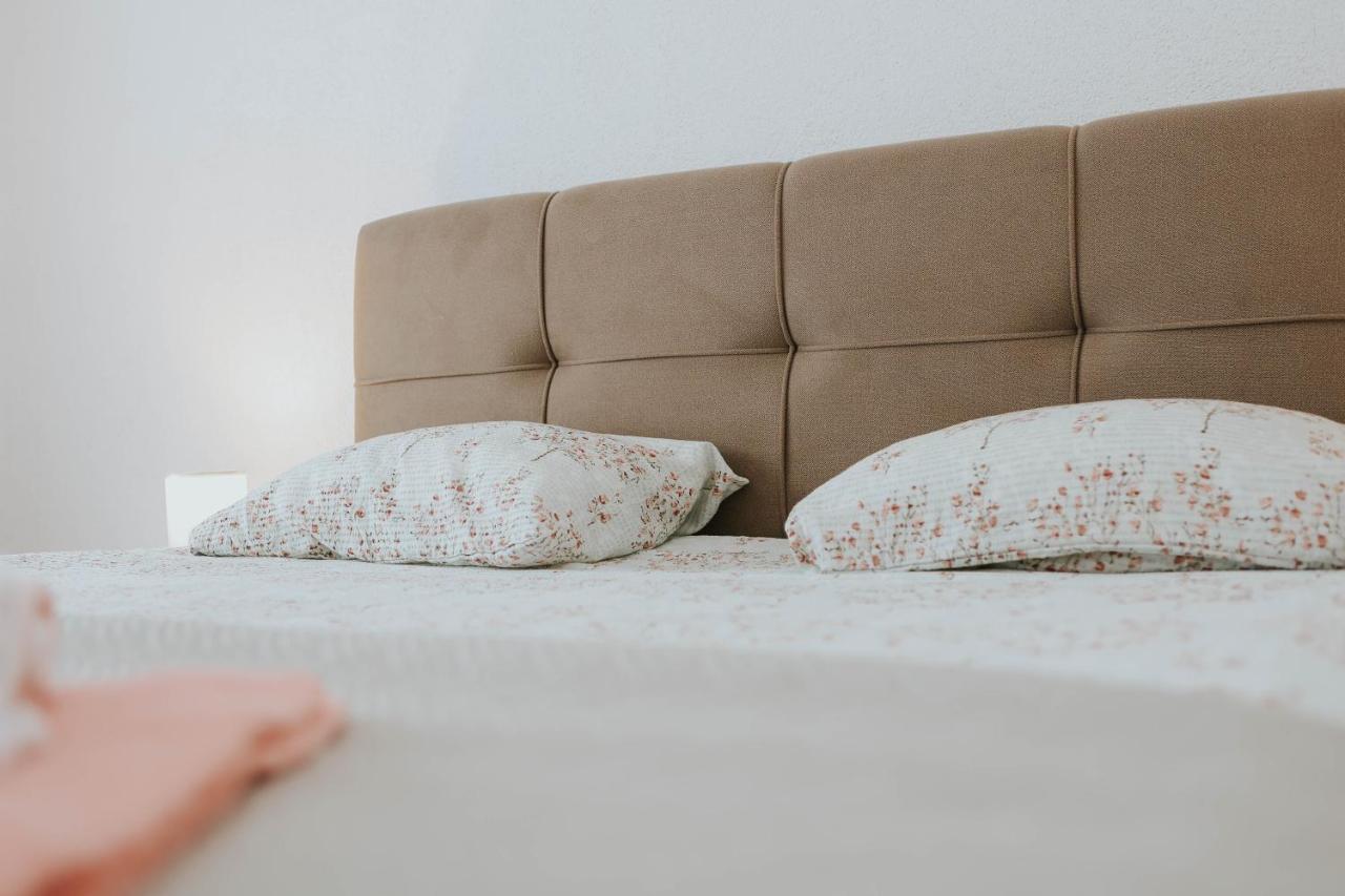 I&T Apartman Gospic Luaran gambar
