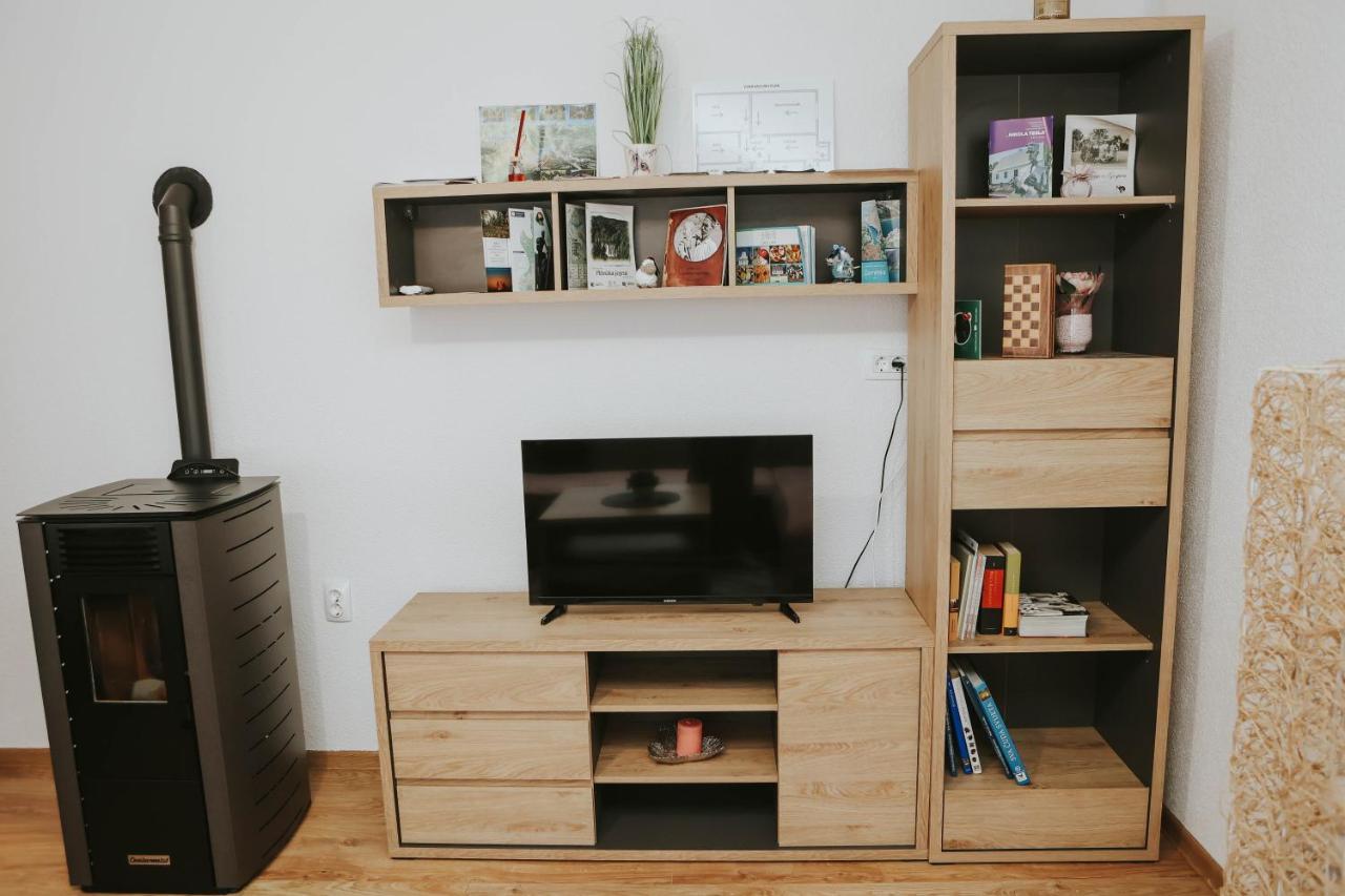I&T Apartman Gospic Luaran gambar