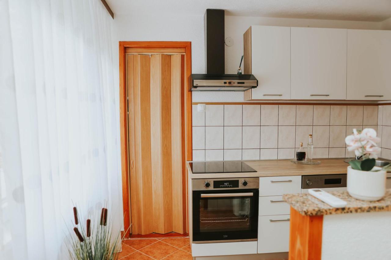 I&T Apartman Gospic Luaran gambar