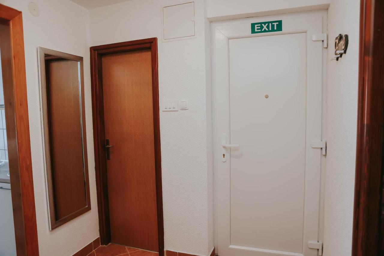I&T Apartman Gospic Luaran gambar